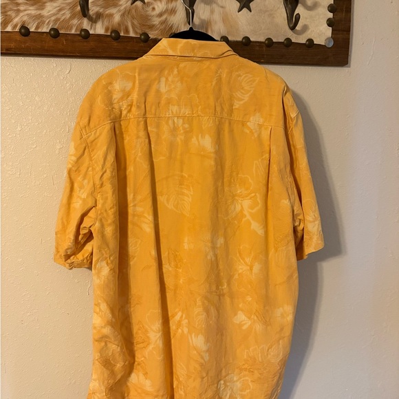 Tommy Bahama Shirt - Picture 3 of 6